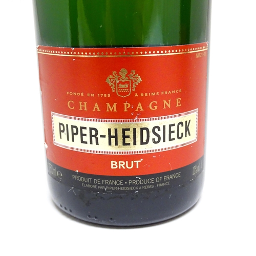 1150 - Three 750ml bottles of Piper-Heidsieck champagne (3)