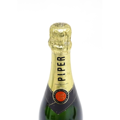 1150 - Three 750ml bottles of Piper-Heidsieck champagne (3)