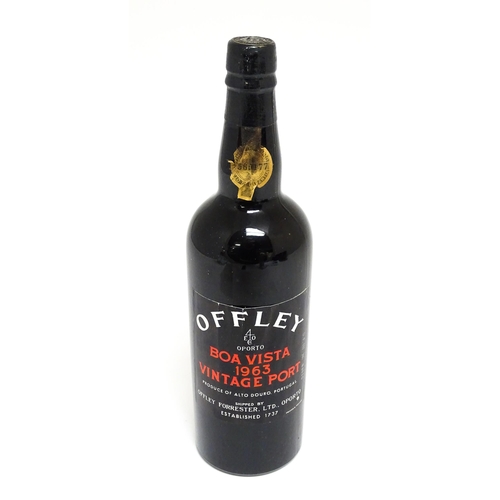 1151 - A bottle of Offley Boa Vista 1963 vintage port (approx 75cl), cased with corkscrew, stopper, spout a... 