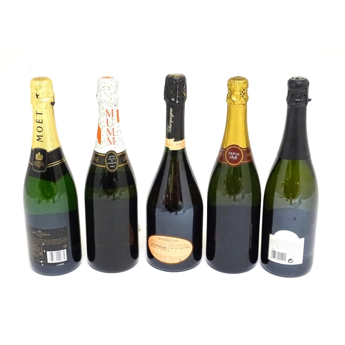 1156 - Four bottles of champagne, comprising a 750ml bottle of Moët & Chandon Imperial brut, a 75cl bottle ... 