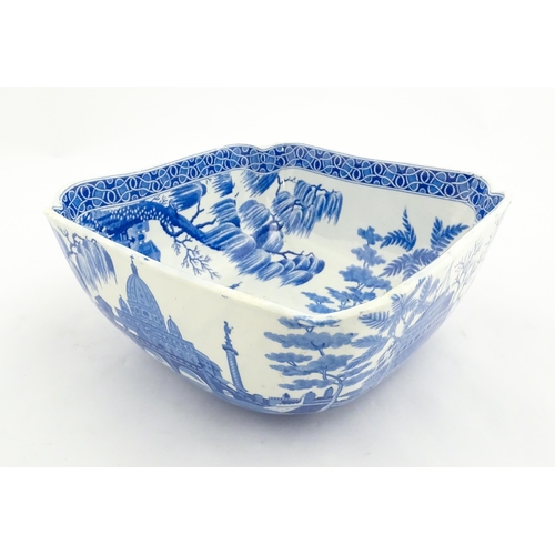 70 - A Spode blue and white bowl of squared form decorated in the Rome pattern. Marked under. Approx. 8 1... 