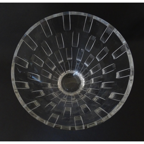 278 - A glass bowl of tapered form by John Luxton for Stuart Crystal. Approx. 6 1/2