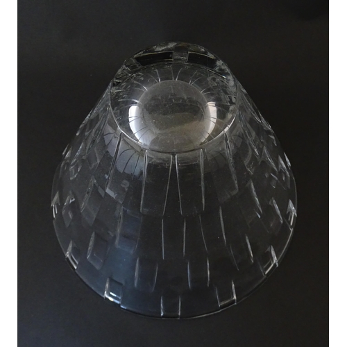 278 - A glass bowl of tapered form by John Luxton for Stuart Crystal. Approx. 6 1/2