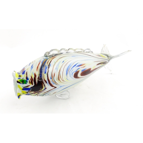 330 - A Romanian glass fish. Approx. 13