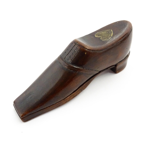 1359 - Treen : A 19thC novelty puzzle shoe snuff box with unusual pivoting lid to base. Approx. 4 1/4