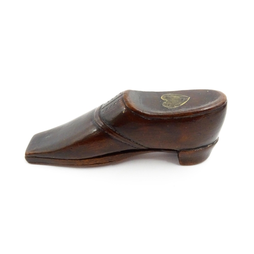 1359 - Treen : A 19thC novelty puzzle shoe snuff box with unusual pivoting lid to base. Approx. 4 1/4