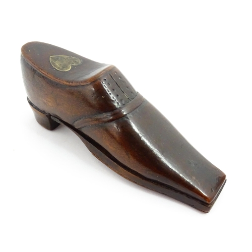 1359 - Treen : A 19thC novelty puzzle shoe snuff box with unusual pivoting lid to base. Approx. 4 1/4