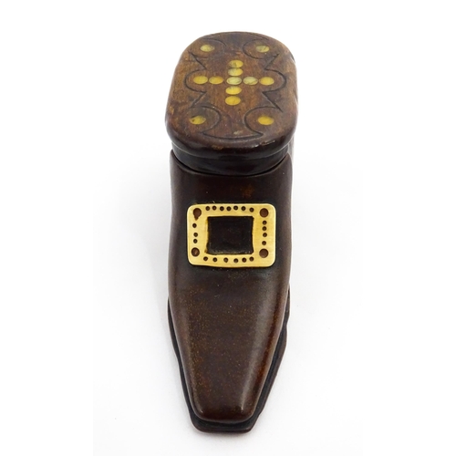 1362 - Treen : A 19thC shoe snuff box with sliding lid, applied buckle detail and inlaid roundel detail to ... 