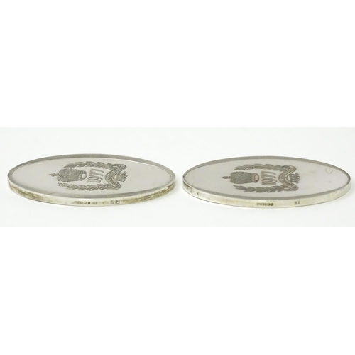 657 - Two Danbury Mint silver ingots commemorating Queen Elizabeth II's Silver Jubilee, hallmarked Birming... 