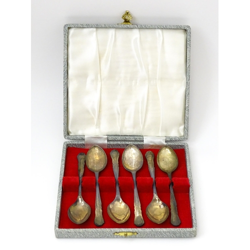 659 - A cased set of six silver teaspoons hallmarked Sheffield 1966, maker Viner's Ltd. Spoons approx. 4 1... 