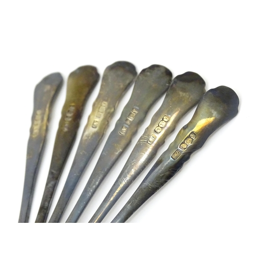 659 - A cased set of six silver teaspoons hallmarked Sheffield 1966, maker Viner's Ltd. Spoons approx. 4 1... 