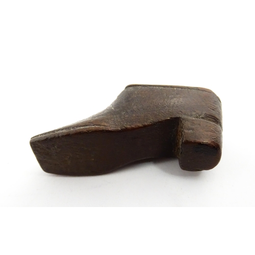 1375 - Treen : A small 19thC shoe snuff box with sliding lid and inlaid decoration. Approx. 2