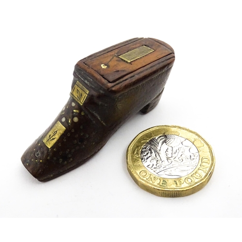 1375 - Treen : A small 19thC shoe snuff box with sliding lid and inlaid decoration. Approx. 2