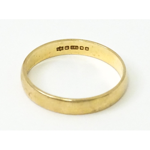 755 - A 9ct gold ring. Ring size approx. U. (Approx 2.5g)