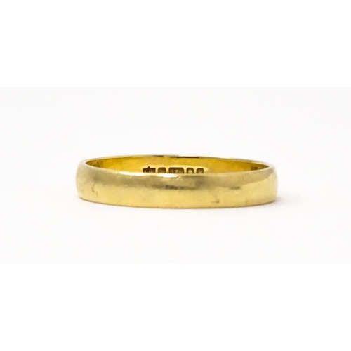 755 - A 9ct gold ring. Ring size approx. U. (Approx 2.5g)