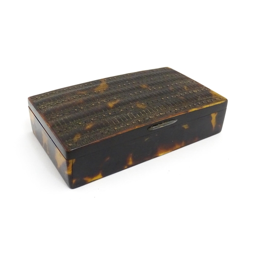 1449 - A late 19thC tortoiseshell table snuff box with engraved banded decoration to top and bottom. Approx... 