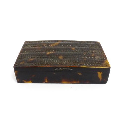 1449 - A late 19thC tortoiseshell table snuff box with engraved banded decoration to top and bottom. Approx... 