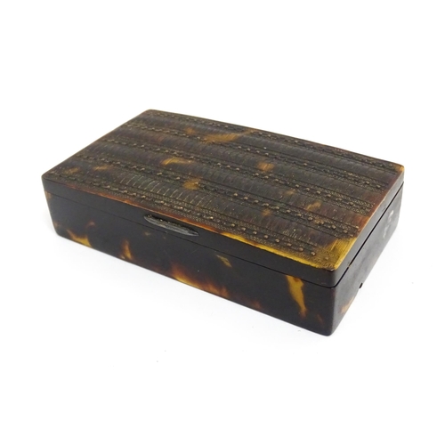 1449 - A late 19thC tortoiseshell table snuff box with engraved banded decoration to top and bottom. Approx... 