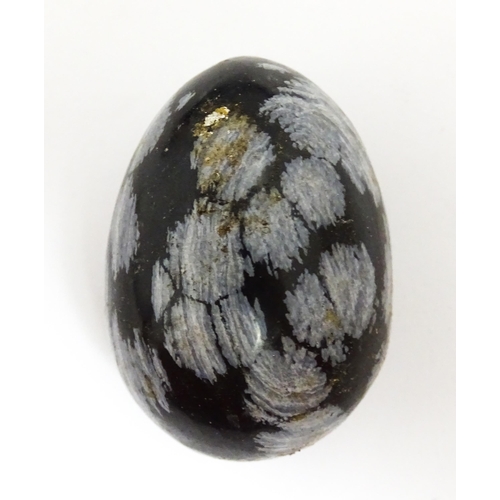 1458 - Natural History / Geology Interest: A quantity of assorted polished hardstone specimen eggs, example... 