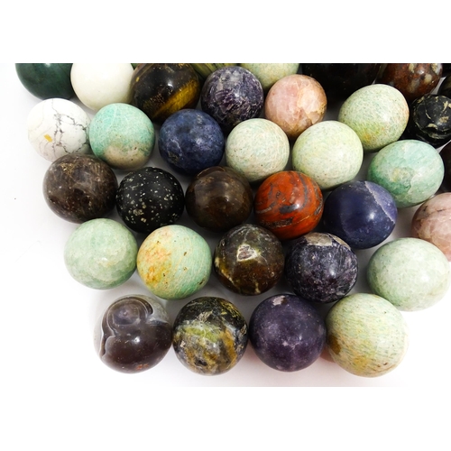 1460 - Natural History / Geology Interest: A quantity of polished hardstone specimen spheres, examples to i... 