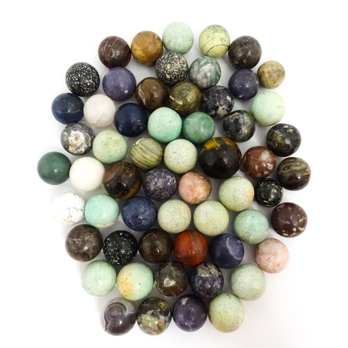 1460 - Natural History / Geology Interest: A quantity of polished hardstone specimen spheres, examples to i... 