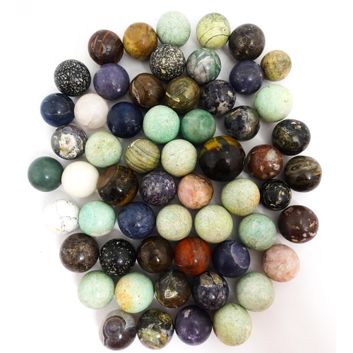 1460 - Natural History / Geology Interest: A quantity of polished hardstone specimen spheres, examples to i... 