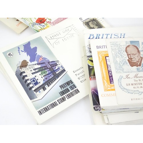 492 - First Day Covers: A quantity of assorted Royal Mail First Day Covers, to include British Discoveries... 