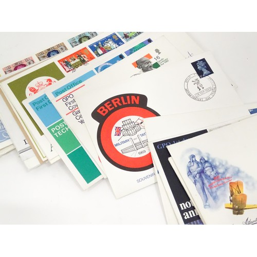 492 - First Day Covers: A quantity of assorted Royal Mail First Day Covers, to include British Discoveries... 