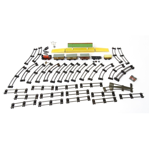 1179 - Toys - Model Train / Railway Interest : A quantity of Hornby tin plate O gauge railway items to incl... 