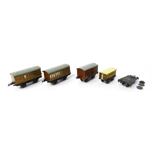 1179 - Toys - Model Train / Railway Interest : A quantity of Hornby tin plate O gauge railway items to incl... 