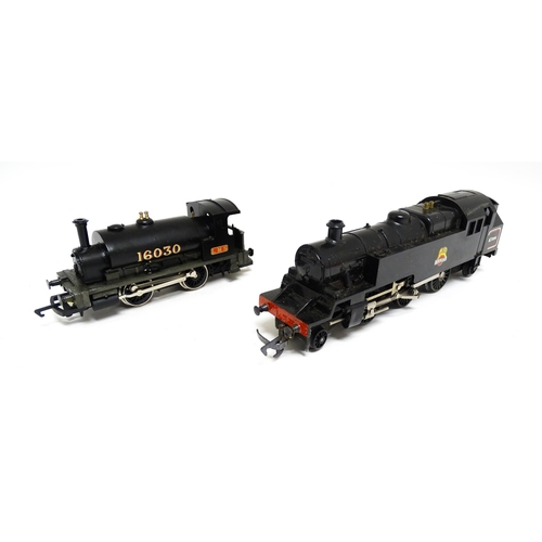 1180 - Toys - Model Train / Railway Interest : A quantity of Tri-ang OO gauge locomotives, wagons, carriage... 