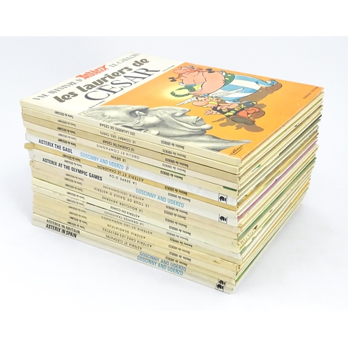 2304 - Books: A quantity of Asterix books comprising Les Lauriers De Cesar, 1972; Le Devin, 1972; Obelix et... 