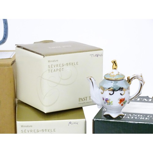 780 - A quantity of assorted boxed ceramics by Portmeirion, Royal Albert etc, to include novelty teapots, ... 