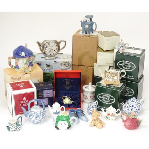 780 - A quantity of assorted boxed ceramics by Portmeirion, Royal Albert etc, to include novelty teapots, ... 