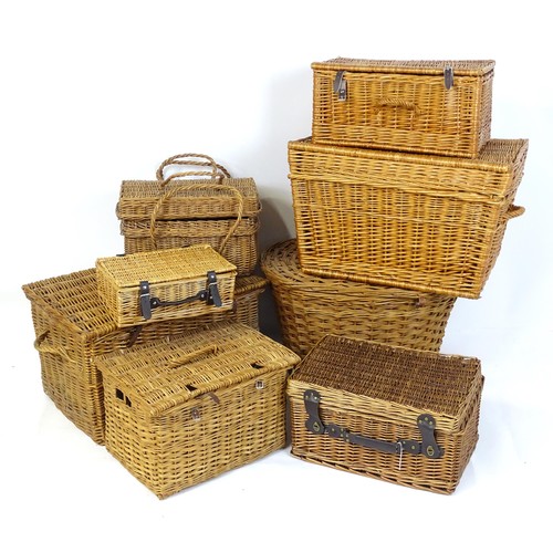 835 - A quantity of assorted wicker baskets, the largest approx 19