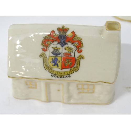 879 - A quantity of crested ware, to include Aylesbury, Norwich, London, Burton-on-Trent, Worcester, Peter... 