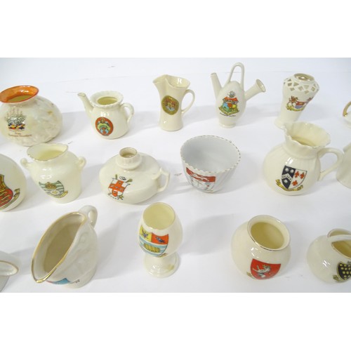 880 - A quantity of crested ware, to include Chatham, Cheddar, Weston-super-Mare, Great Malvern, Southend-... 