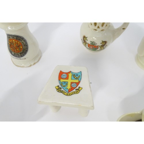 880 - A quantity of crested ware, to include Chatham, Cheddar, Weston-super-Mare, Great Malvern, Southend-... 