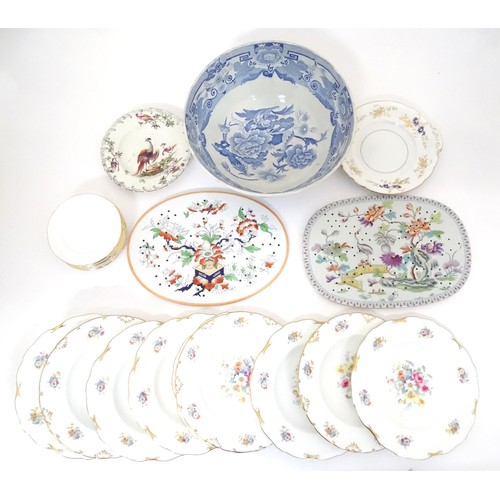 882 - A quantity of ceramics to include Royal Crown Derby plates with floral and foliate decoration and gi... 