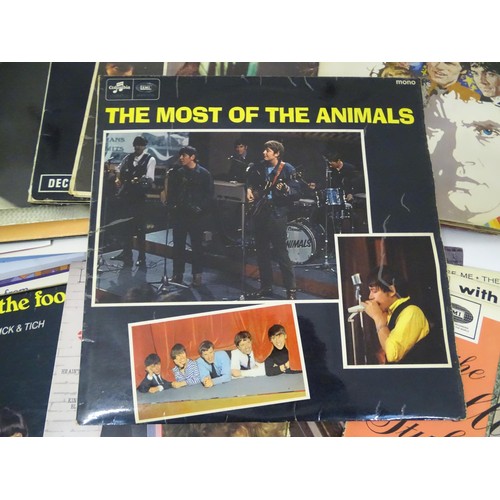 883 - A quantity of 33rpm vinyl records / LPs, albums to include: The Beatles Please Please Me (1963 Parlo... 