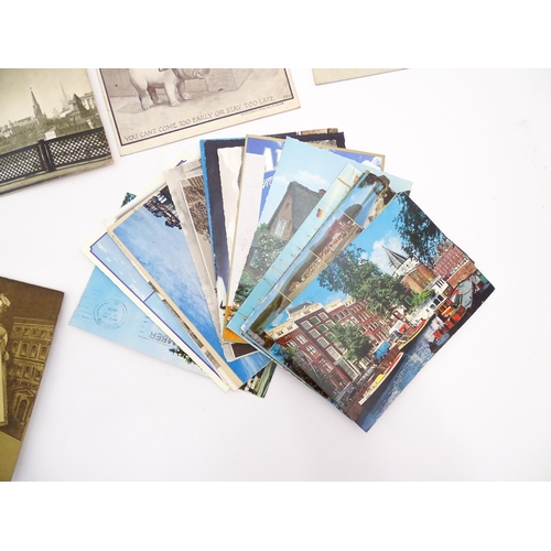 899 - A quantity of Victorian and later picture postcards to include Yacht Races in front of the Coronado ... 