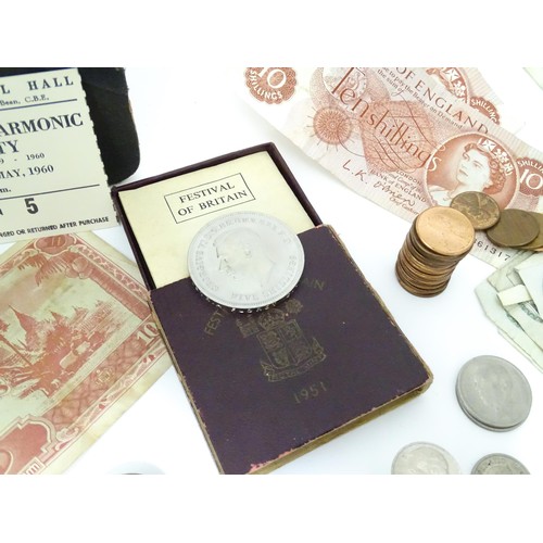 901 - Collector's coins: a quantity of coins and banknotes, to include a Queen Victoria 1889 crown coin, a... 