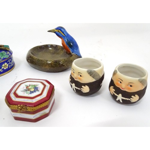 908 - Assorted items to include a pair of ceramic hunting themed pin dishes, a Limoge box, two match keeps... 