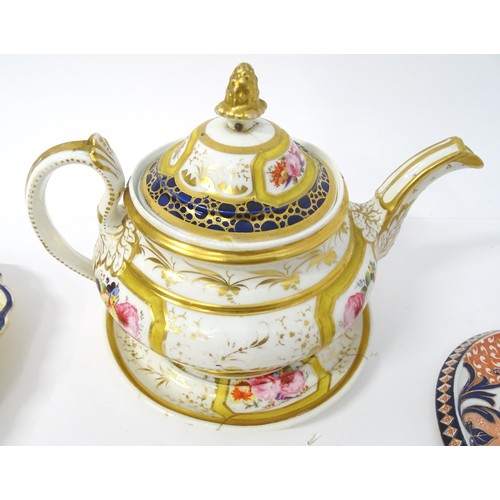 923 - A quantity of 19thC tea wares with floral and gilt decoration to include teapot and stand, sucrier, ... 