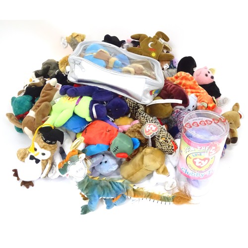 931 - Toys: A quantity of TY Beanie Babies etc. Beanie Babies to include: the Chinese Zodiac Dragon, the Z... 