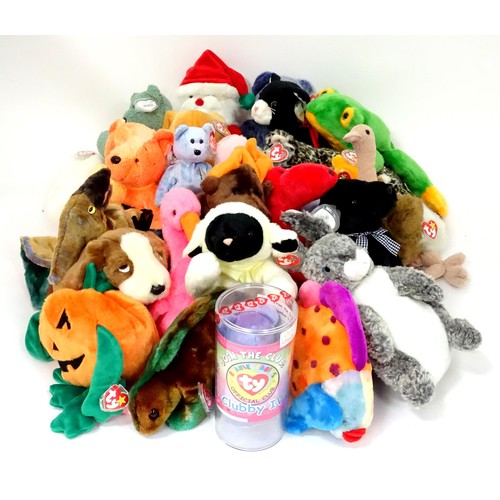 932 - Toys: A quantity of TY Beanie Babies etc. Beanie Babies to include: Pumpkin the Jack-O-Lantern, Chop... 