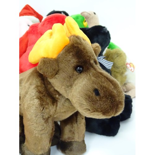 932 - Toys: A quantity of TY Beanie Babies etc. Beanie Babies to include: Pumpkin the Jack-O-Lantern, Chop... 