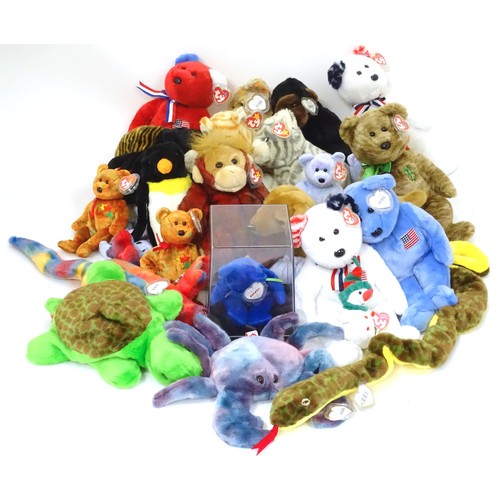 933 - Toys: A quantity of TY Beanie Babies etc. Beanie Babies to include: Claude the Crab, Speedy the Turt... 