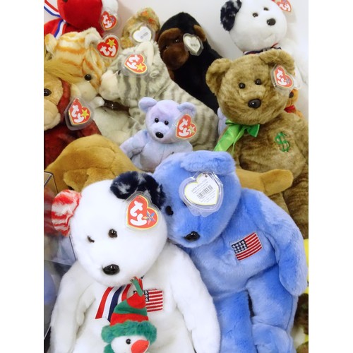 933 - Toys: A quantity of TY Beanie Babies etc. Beanie Babies to include: Claude the Crab, Speedy the Turt... 