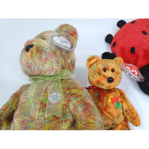 933 - Toys: A quantity of TY Beanie Babies etc. Beanie Babies to include: Claude the Crab, Speedy the Turt... 